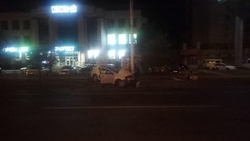 Renault Logan протаранил столб в Ставрополе