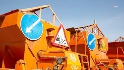В селе Грачёвского округа заасфальтировали дорогу к школе